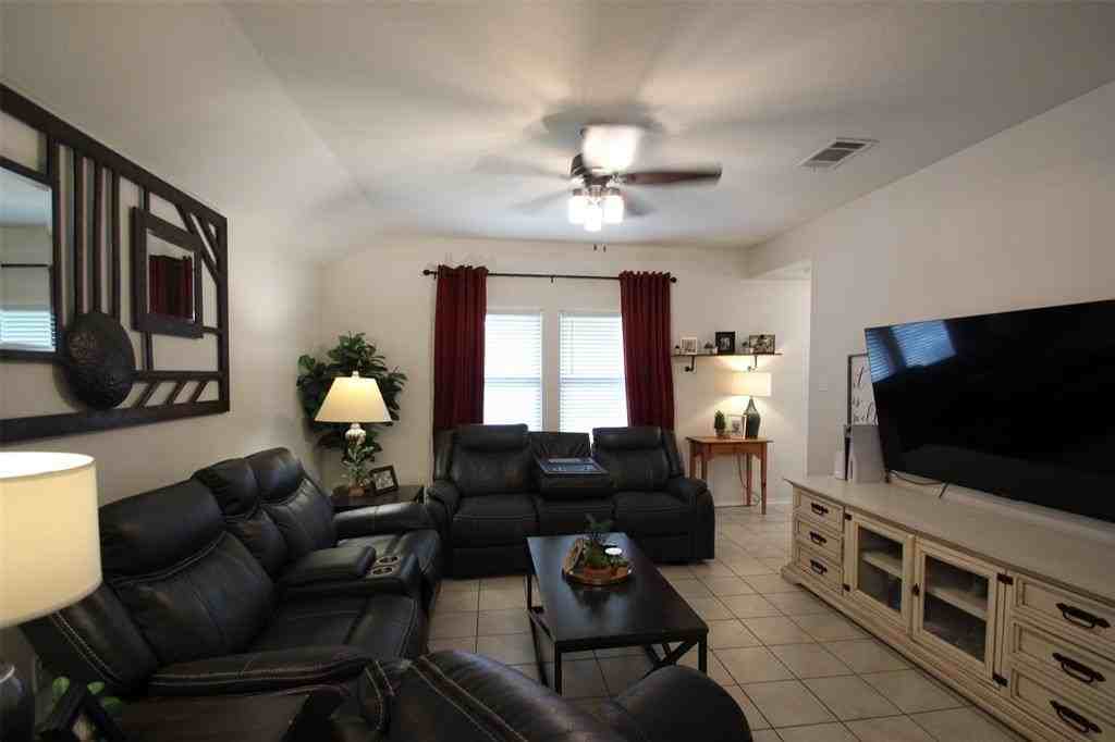 2247 Bryant Ln - Photo 6 of 33