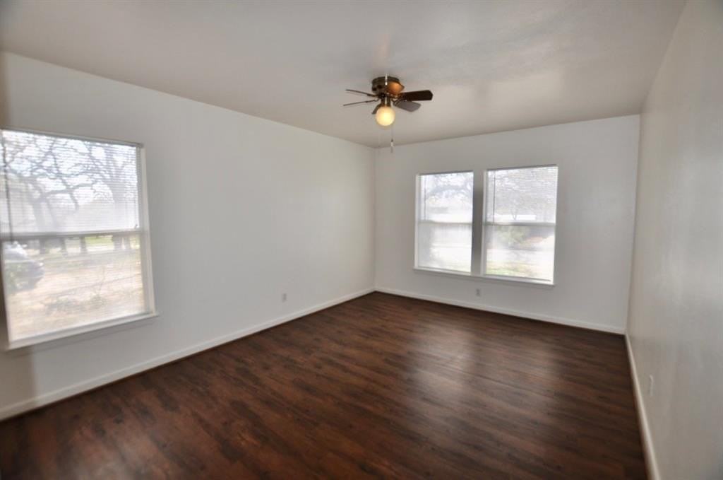 712 W Bridge St - Photo 7 of 12