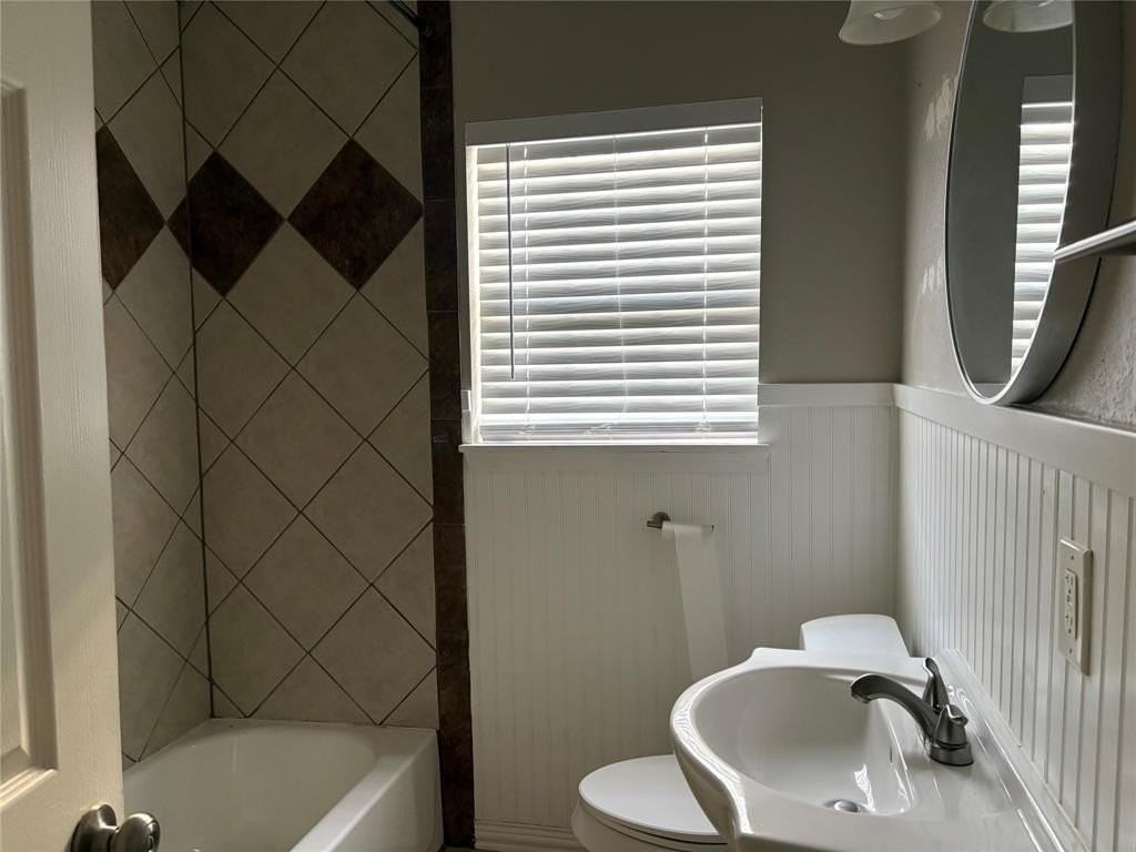 5704 Hiett Ct - Photo 4 of 13