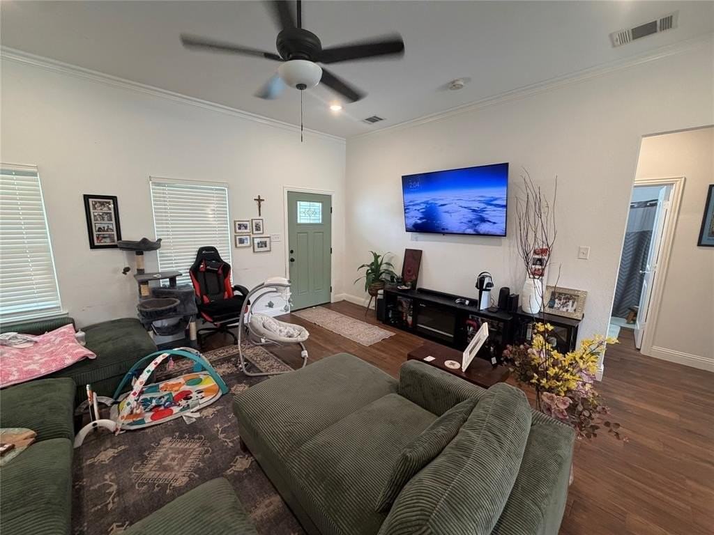 527 Siesta Ct - Photo 4 of 16