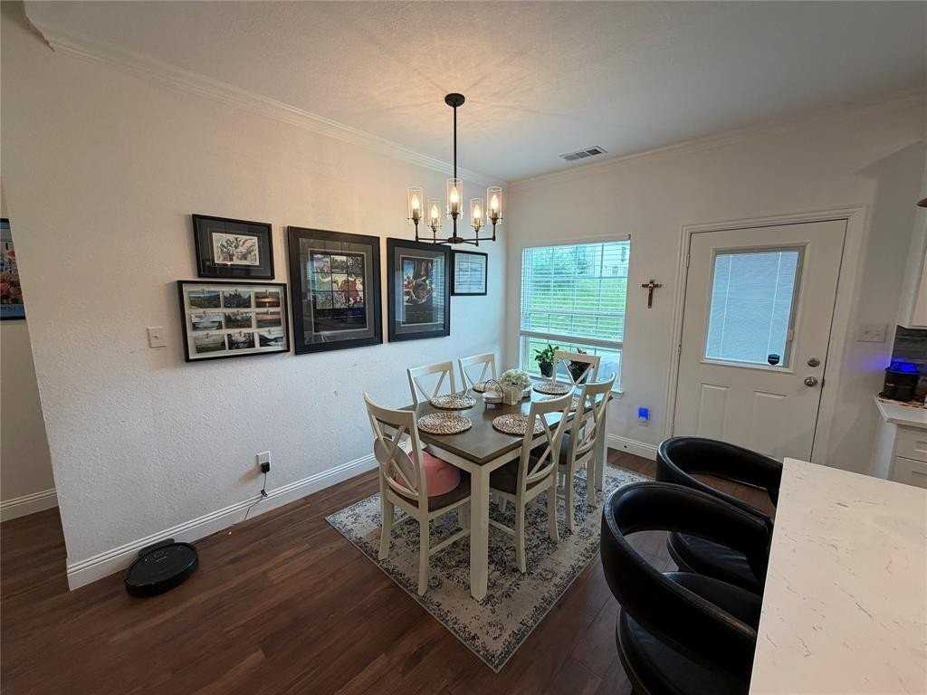 527 Siesta Ct - Photo 5 of 16