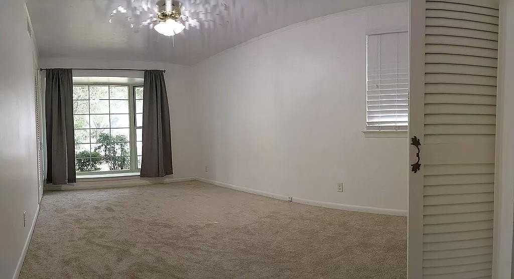 3509 Bangor Ct E - Photo 3 of 5