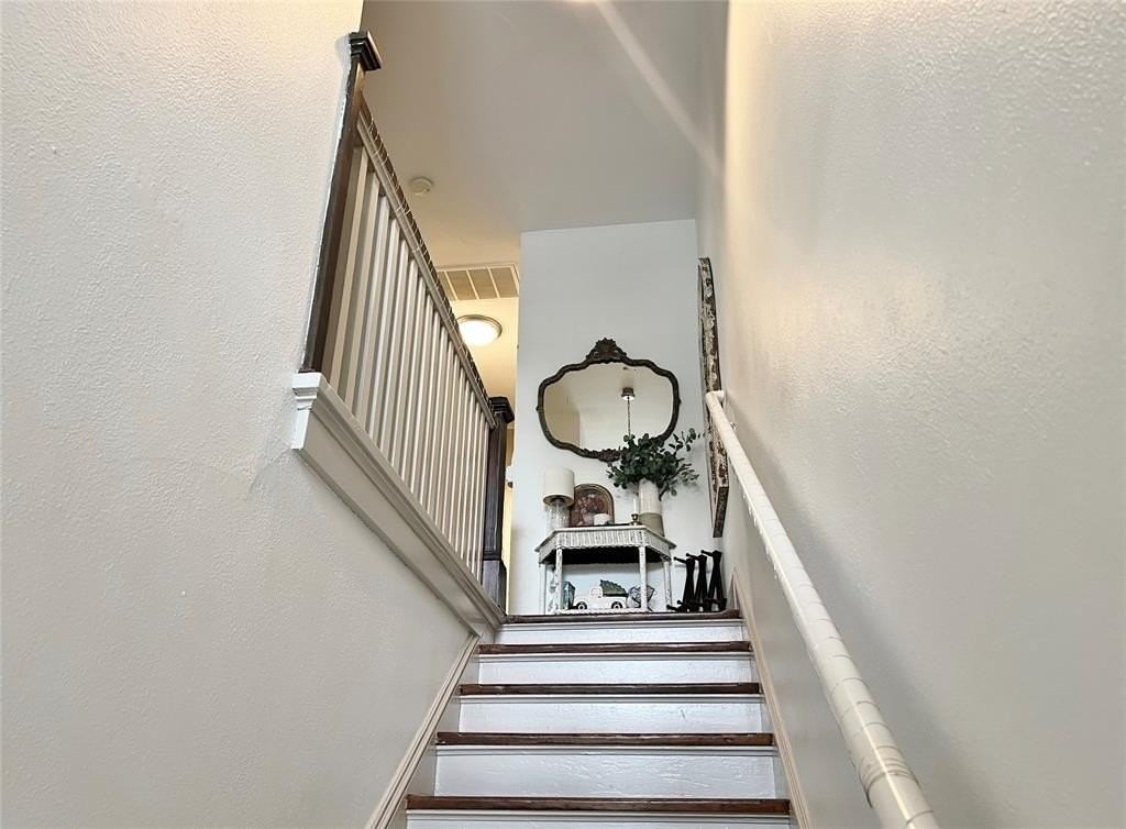 420 W Franklin St #3 - Photo 2 of 15