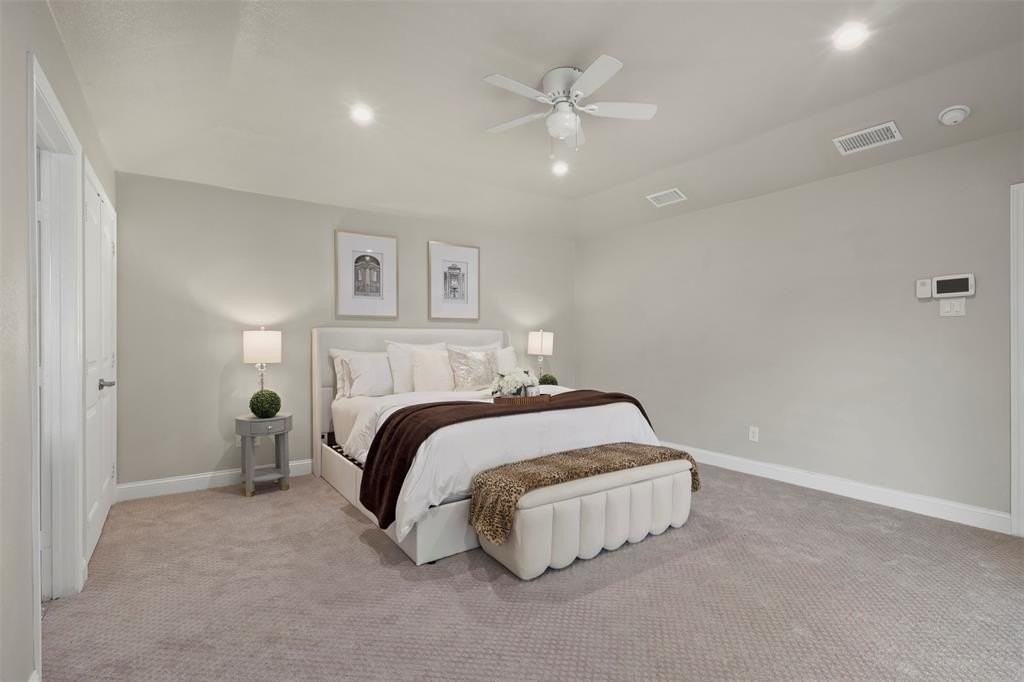 6350 Glennox Ln - Photo 5 of 36