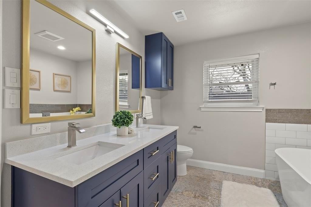 6350 Glennox Ln - Photo 6 of 36