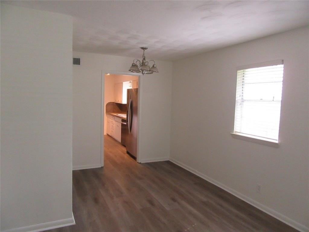 705 Scottsdale Dr - Photo 6 of 20