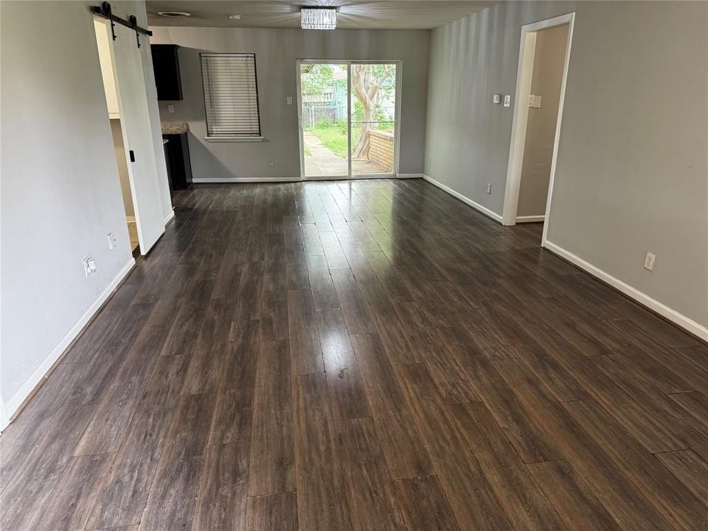 2607 Clearview Cir - Photo 2 of 18