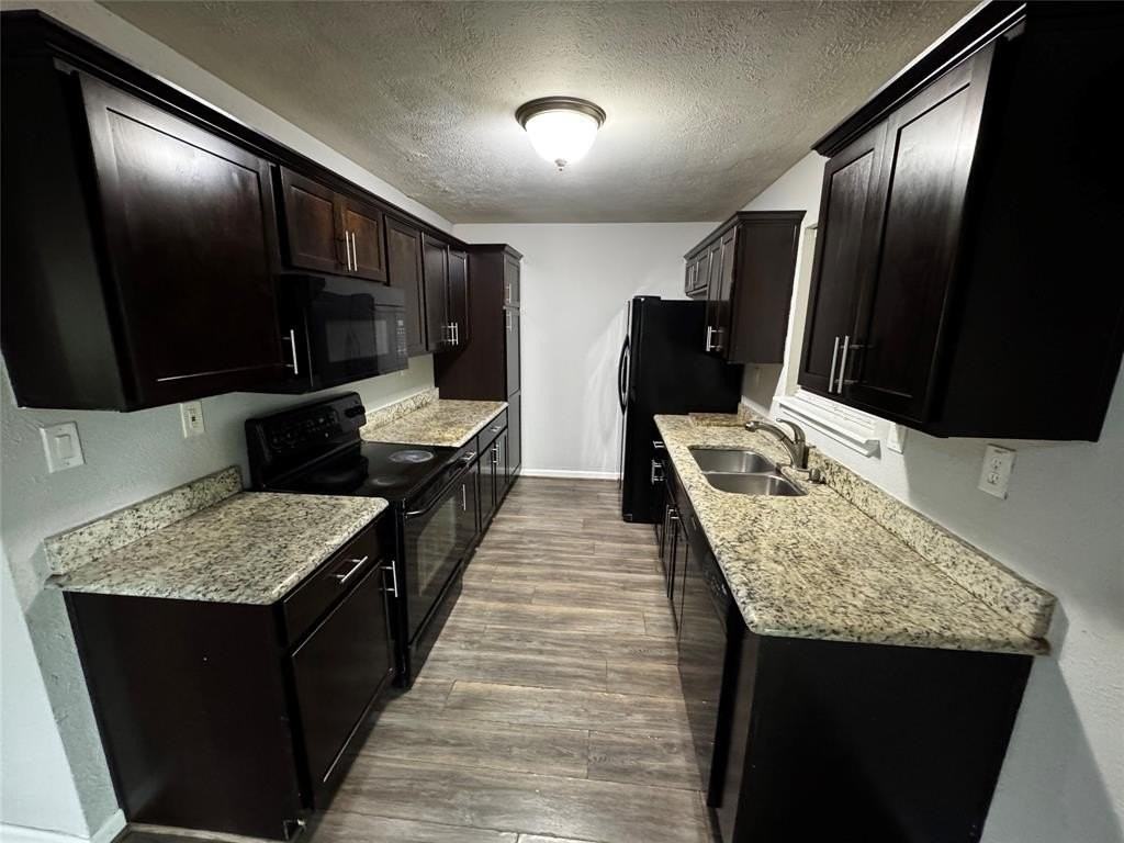 2607 Clearview Cir - Photo 5 of 18