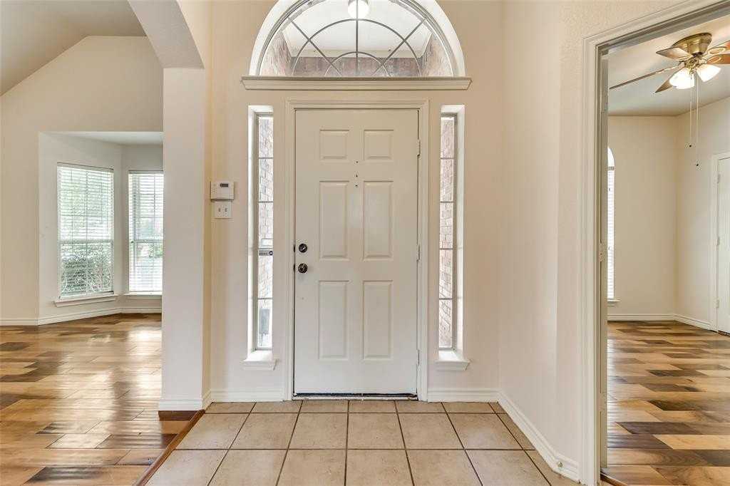 1504 Grapevine Creek Dr - Photo 2 of 13