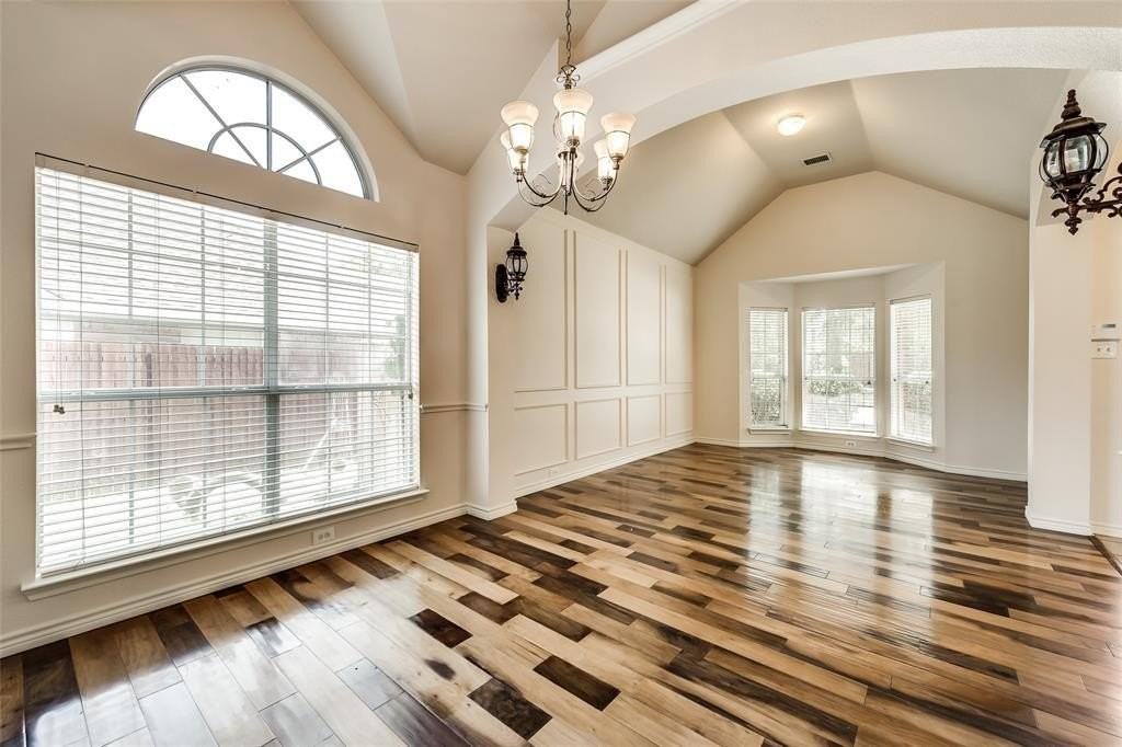 1504 Grapevine Creek Dr - Photo 3 of 13