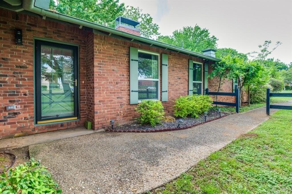 4704 Bransford Rd - Photo 3 of 25