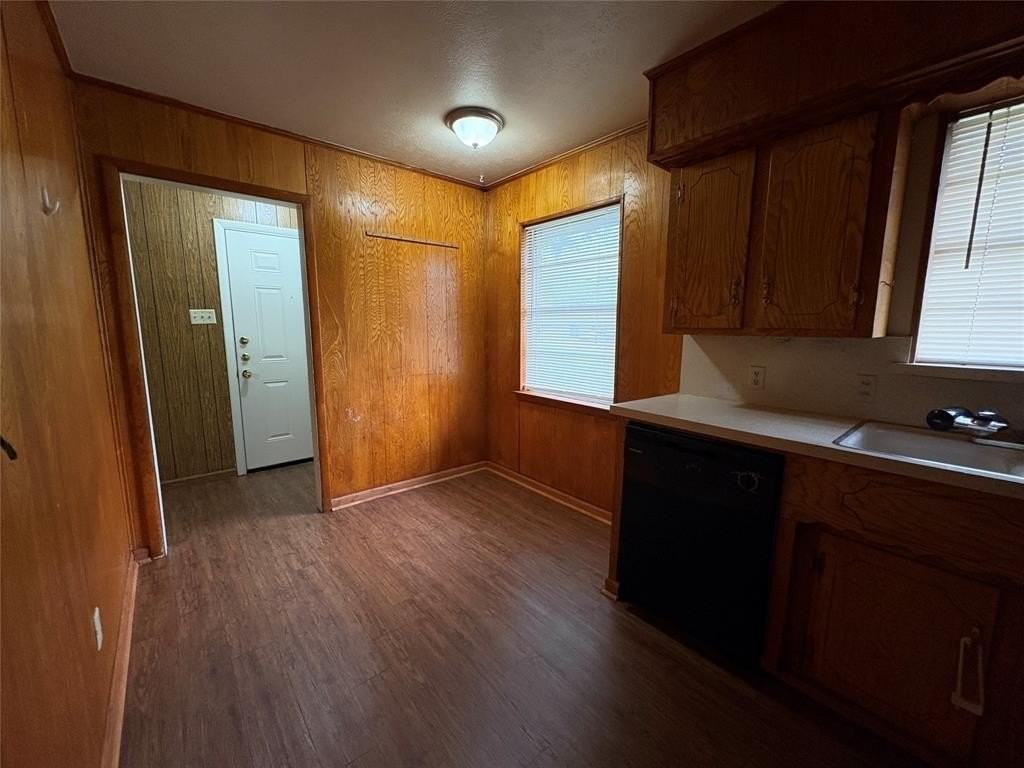 106 Campbell St - Photo 6 of 11