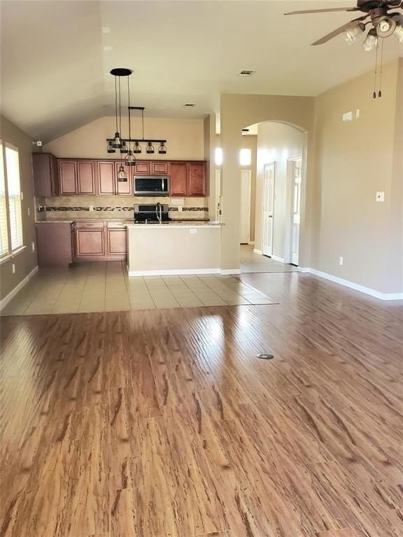 313 Magnolia Dr - Photo 3 of 13