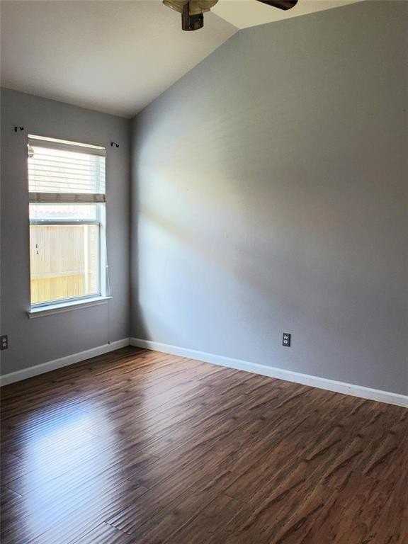 313 Magnolia Dr - Photo 7 of 13