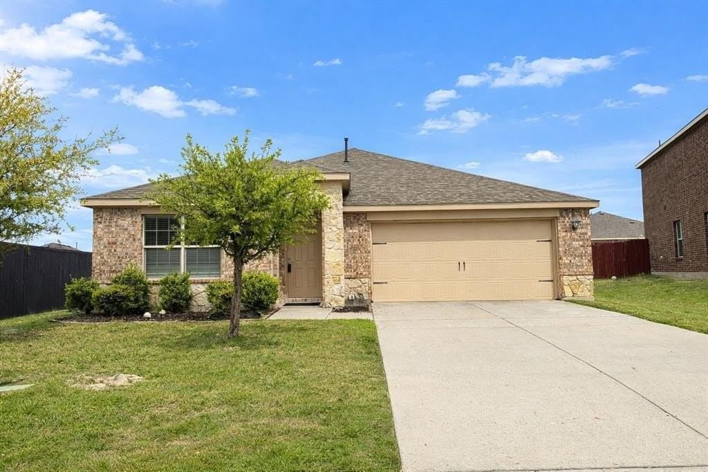 404 Paddock Ln - Photo 2 of 2