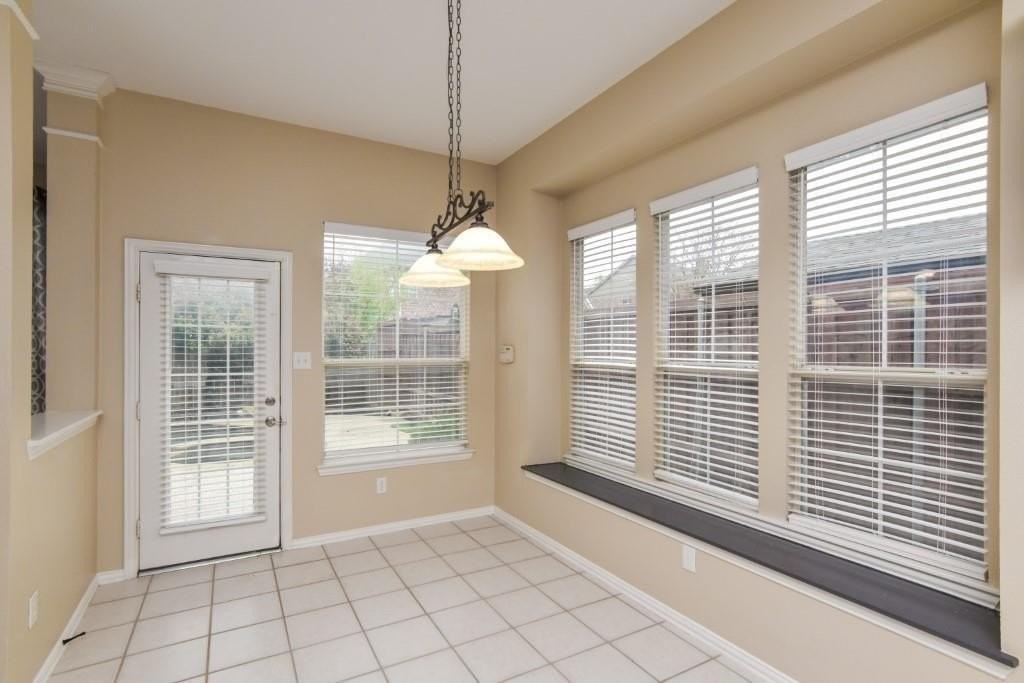 2471 Loch Haven Ct - Photo 7 of 32