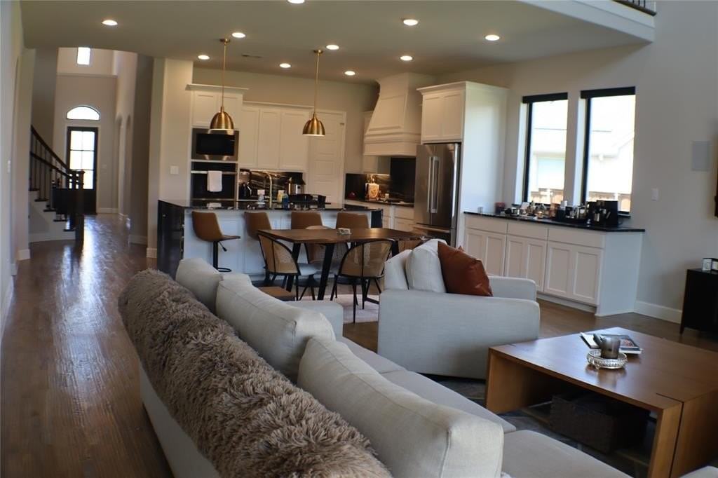 8441 Wembley - Photo 4 of 23