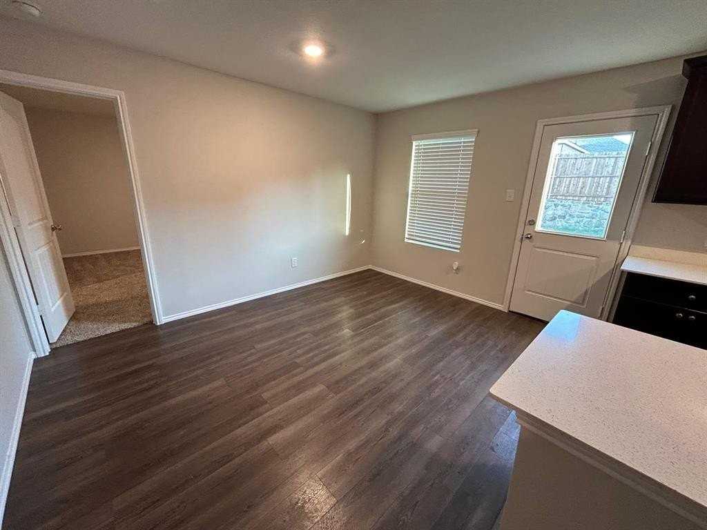 715 Mulberry Dr - Photo 6 of 13