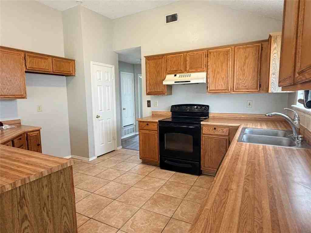 6709 Pecanwood Dr - Photo 5 of 15