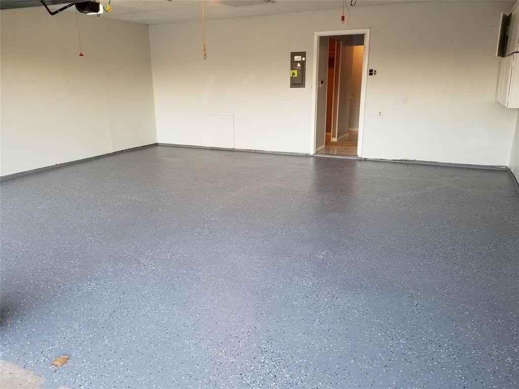 204 Woodlawn Dr - Photo 4 of 29