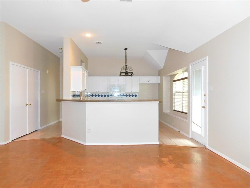 1664 Big Bend Dr - Photo 5 of 21