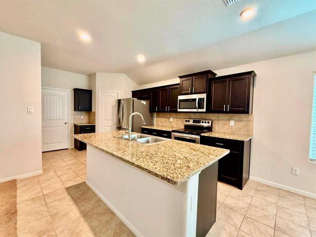 729 Ben Lake Trl - Photo 5 of 24