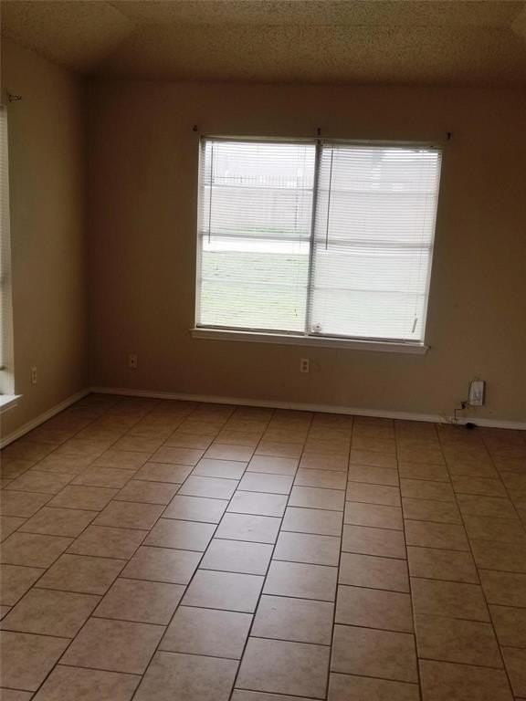 1700 Justin Lyn St - Photo 2 of 14