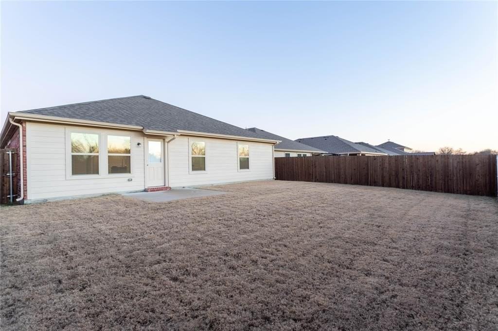 1009 Riverstone Trl - Photo 5 of 22