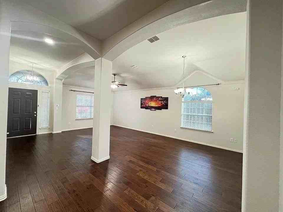 11361 La Grange Dr - Photo 5 of 25