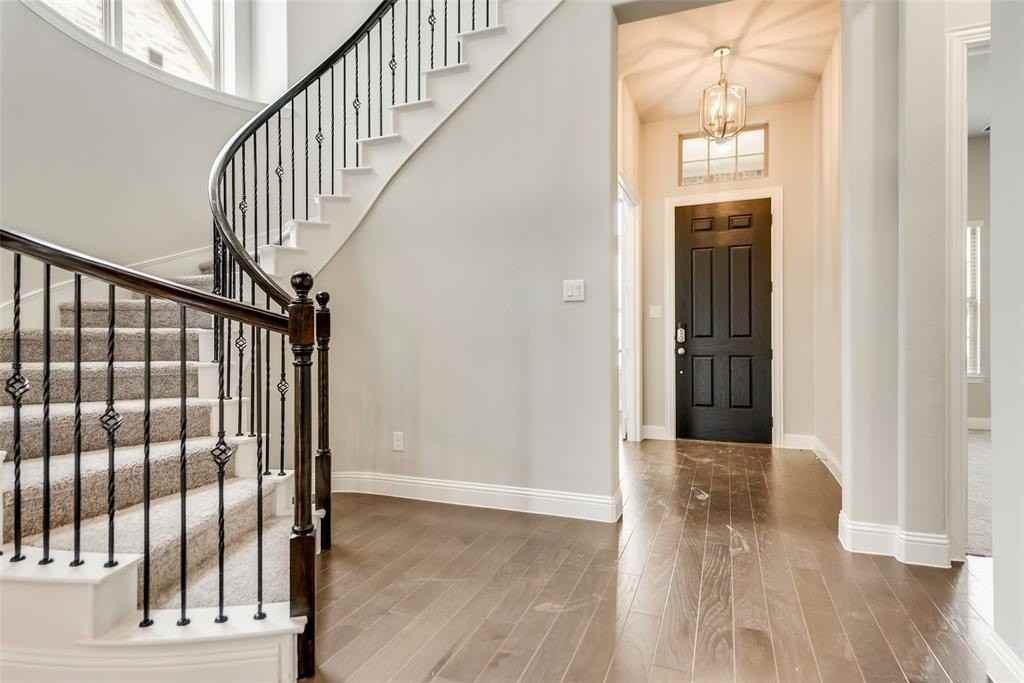 17558 Bottlebrush Dr - Photo 2 of 29