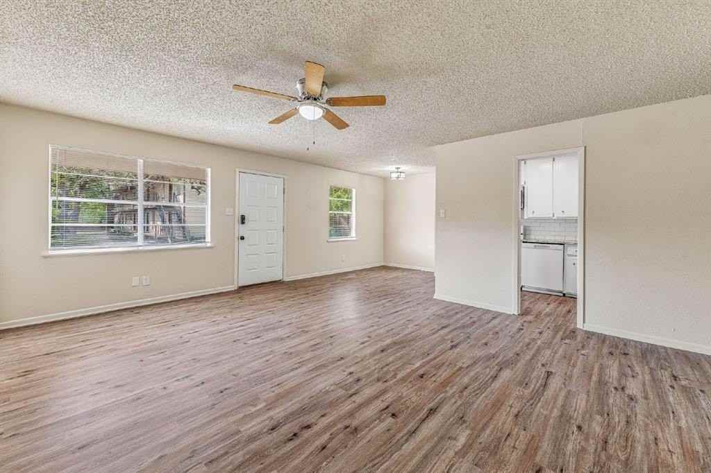 1361 W Mcneill St - Photo 4 of 20