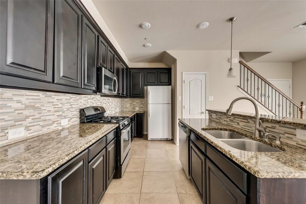 4133 Comanche Dr - Photo 6 of 15