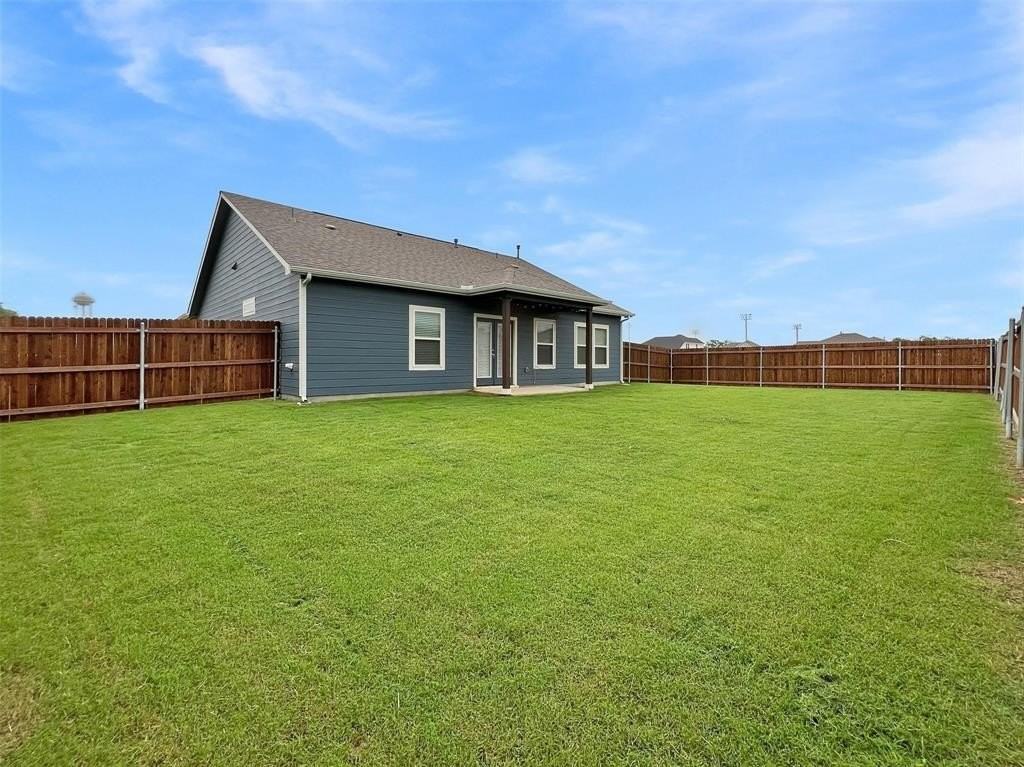 600 Austen Ave - Photo 2 of 9