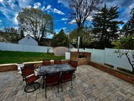 featured image of 51 Iroquois Rd