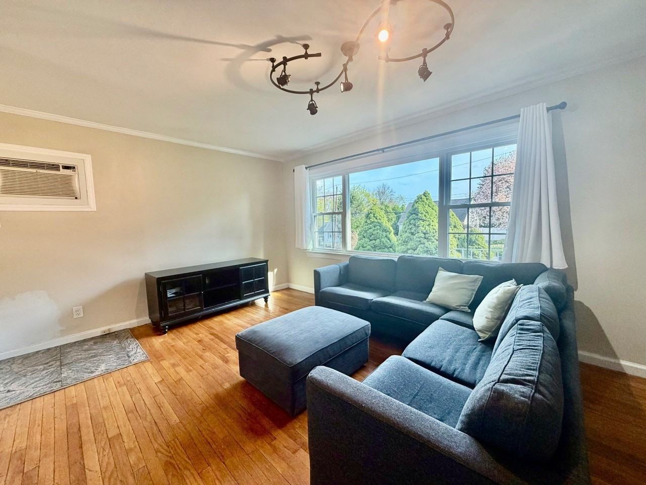 51 Iroquois Rd - Photo 2 of 17