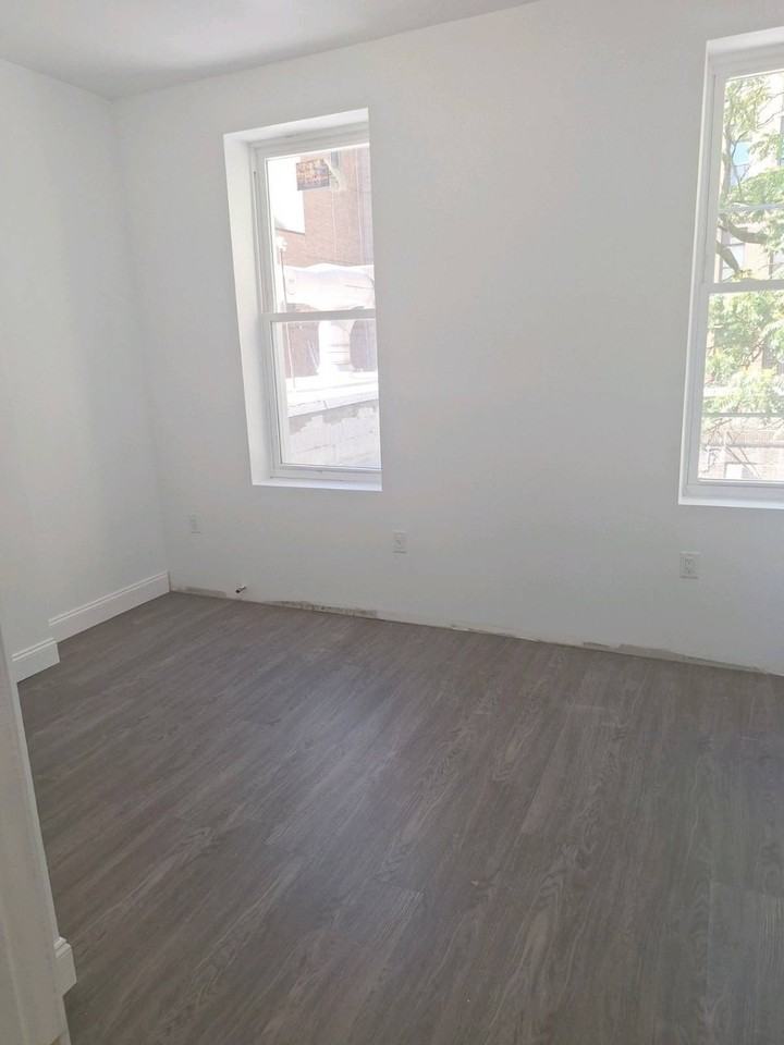 W 169th St #2 - Photo 4 of 5