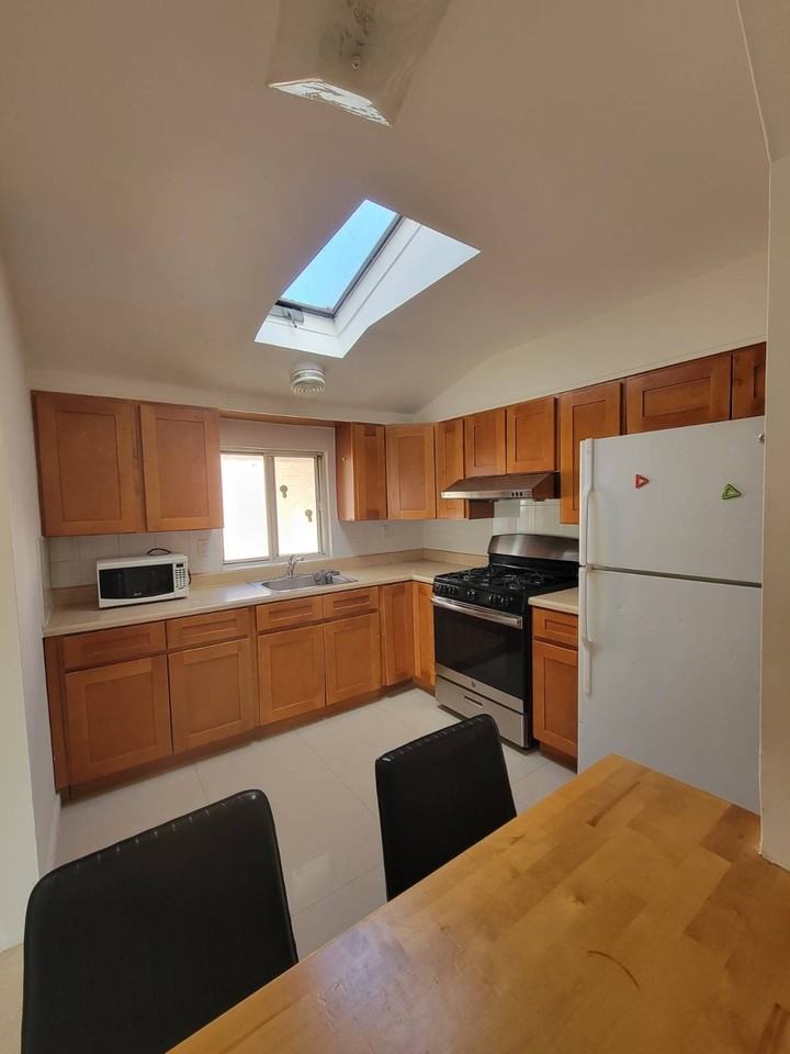 14920 Hawthorne Ave - Photo 2 of 7