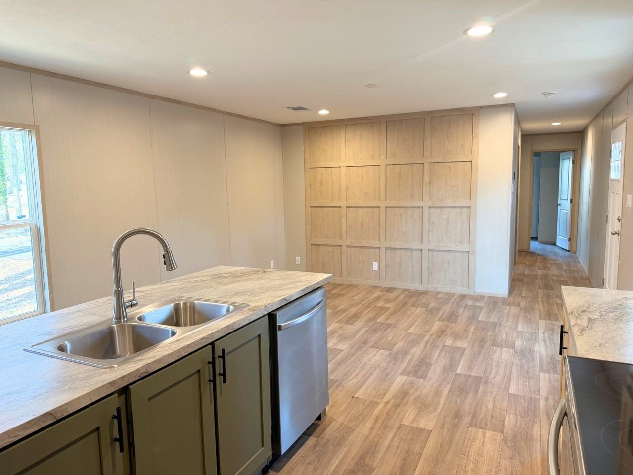 82 Edinburgh Dr Sw - Photo 5 of 16