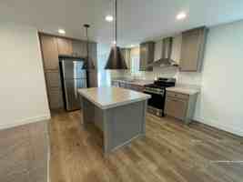 featured image of 5427 Edgewood Ln #4E