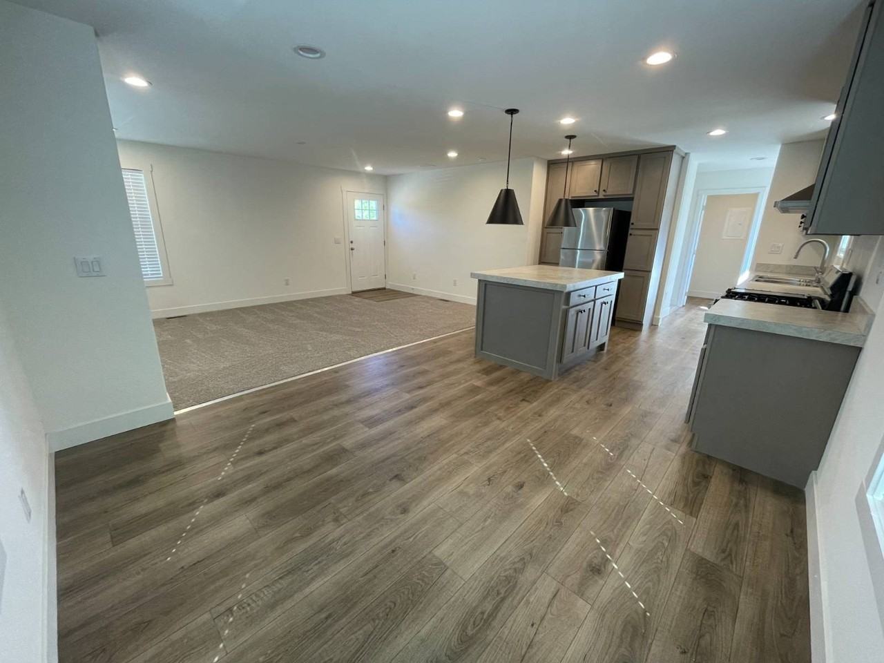 5427 Edgewood Ln #4E - Photo 3 of 18