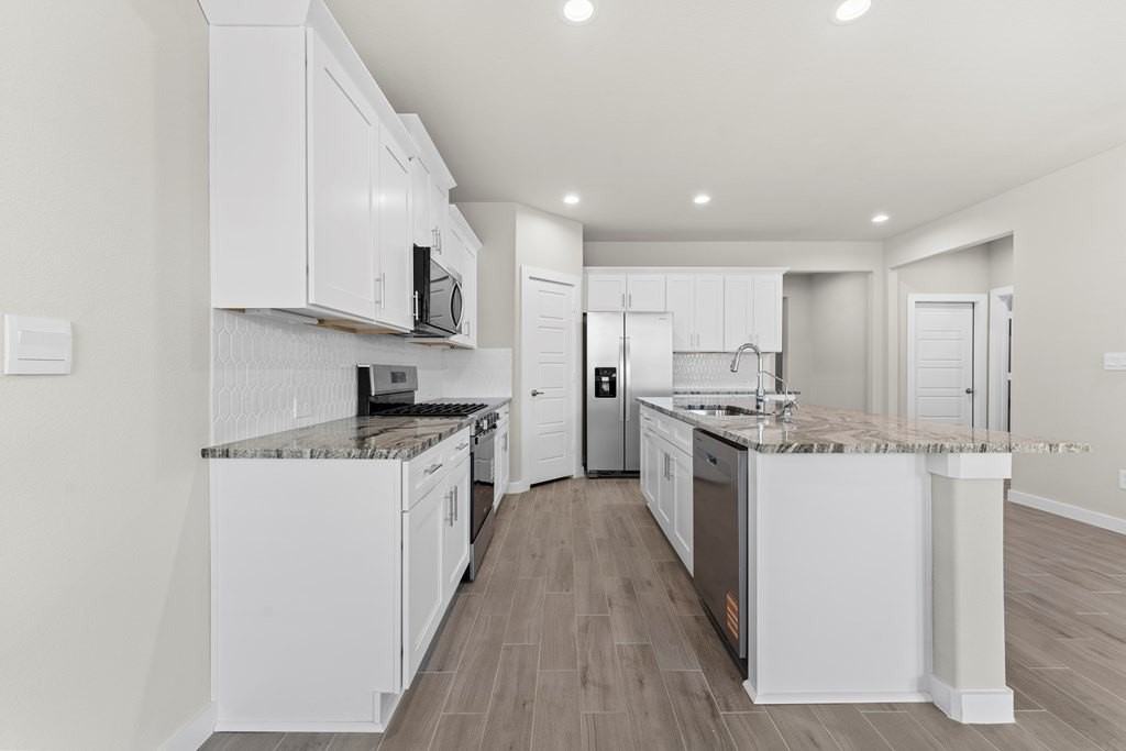 2106 Somerset Dr - Photo 5 of 28