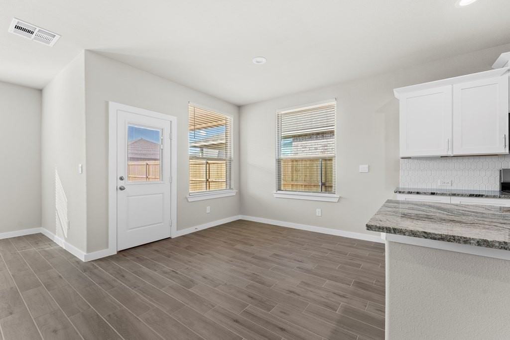 2106 Somerset Dr - Photo 6 of 28