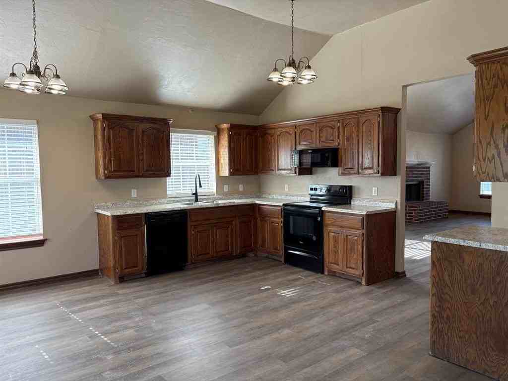 1424 Sw 129th St - Photo 2 of 27