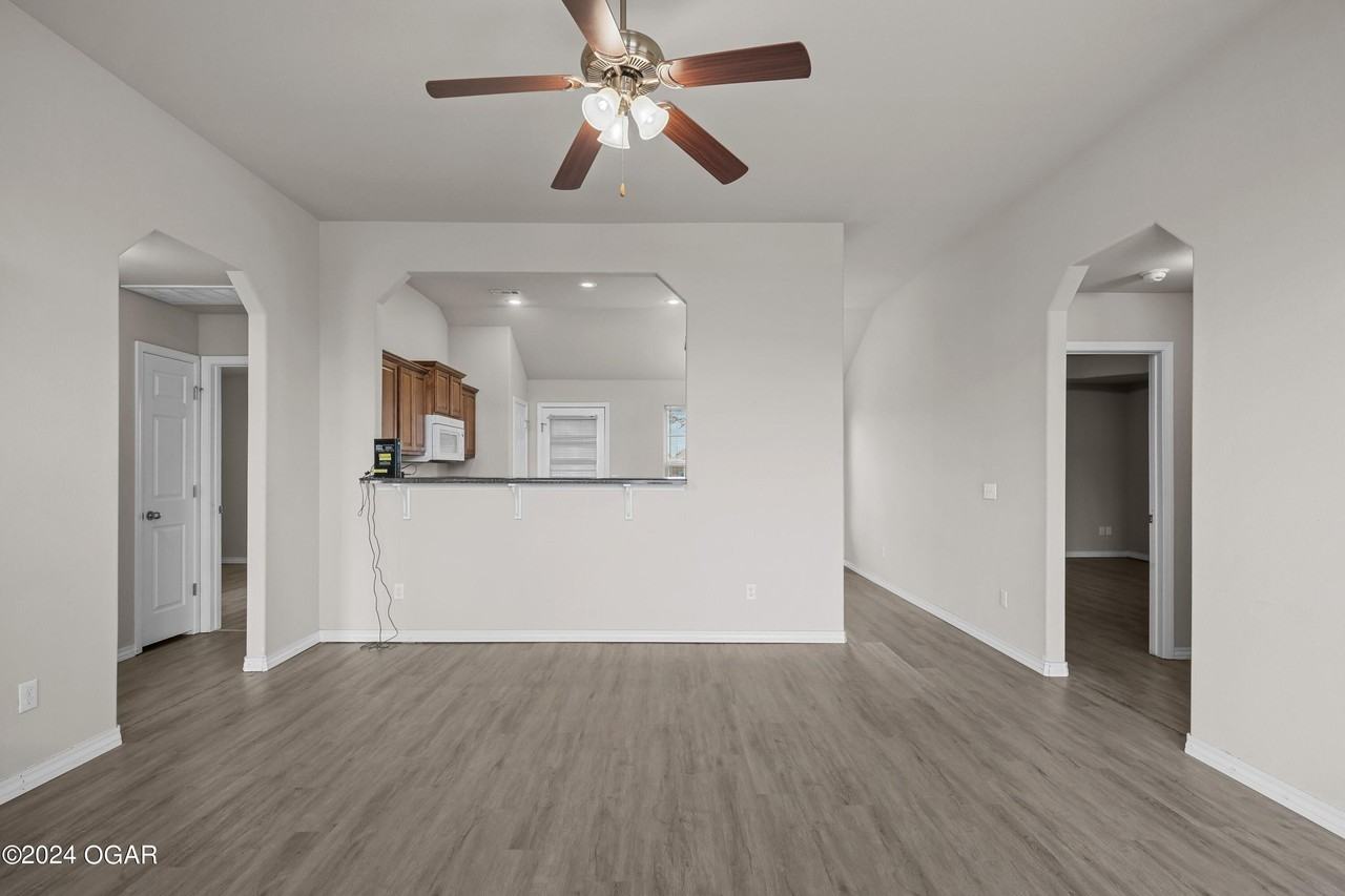 2044 Mississippi Ave - Photo 7 of 32