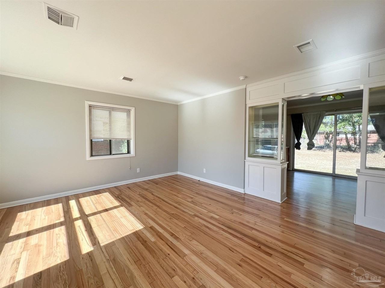 3730 Forest Glen Dr - Photo 2 of 23