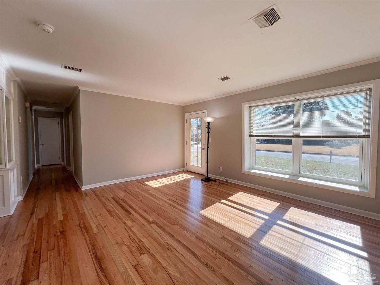 3730 Forest Glen Dr - Photo 3 of 23