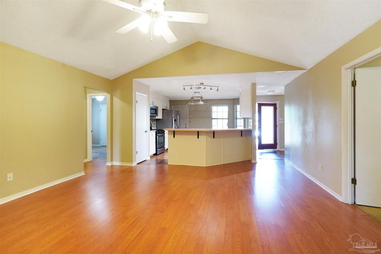 2009 Coral St - Photo 3 of 18