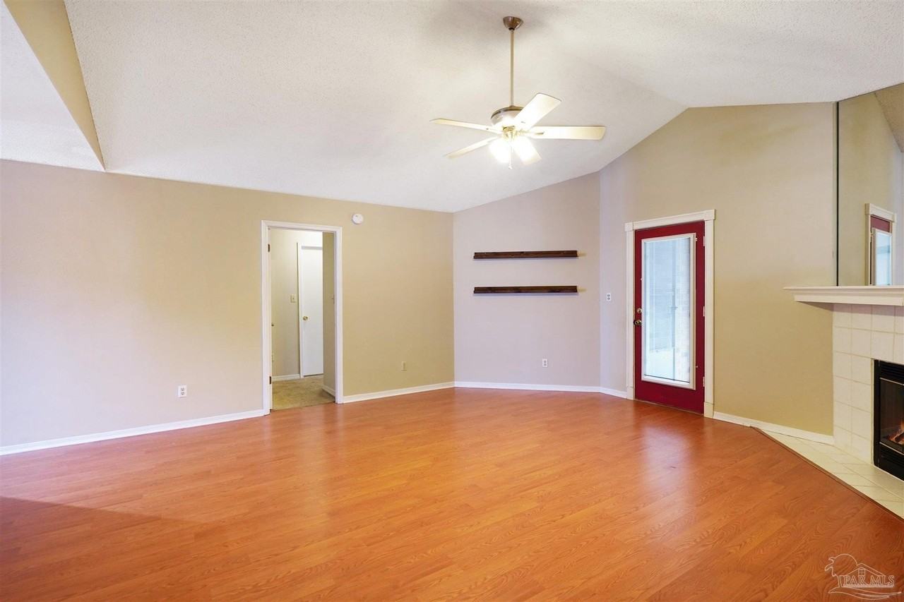 2009 Coral St - Photo 4 of 18