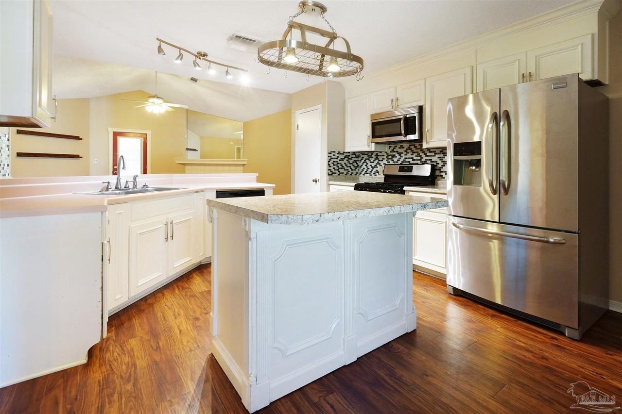 2009 Coral St - Photo 5 of 18