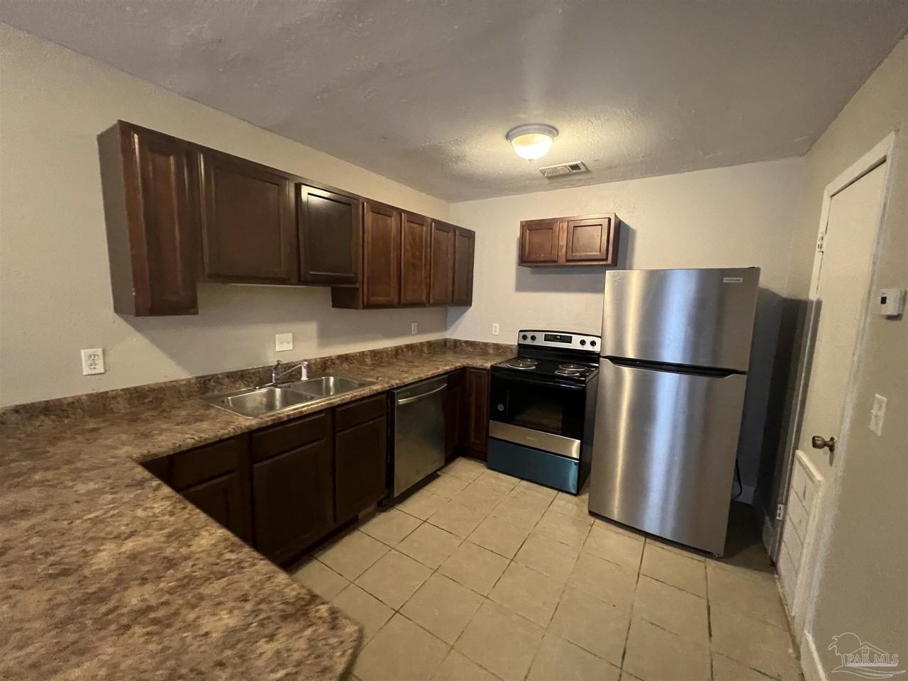 6394 W Fairfield Dr #B - Photo 5 of 15